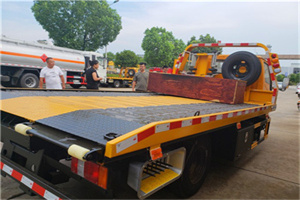 银州附近拖车电话号码服务